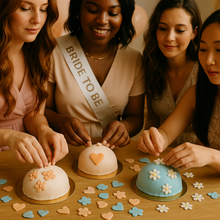 Afbeelding in Gallery-weergave laden, Make-A-Cakebox Vrijgezellenfeest Boltaartjes